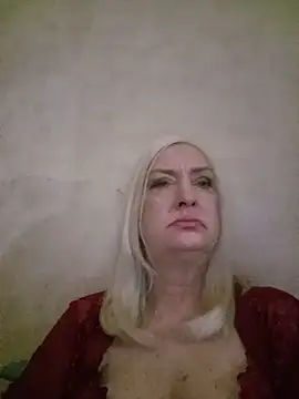 Julia20X online show from 05/17/26, 06:04