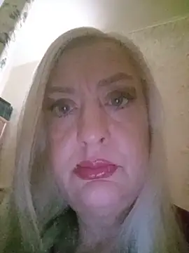 Julia20X online show from 05/21/26, 10:22