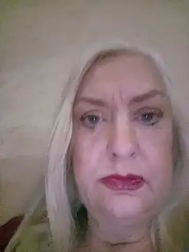 Julia20X online show from 05/22/26, 04:34