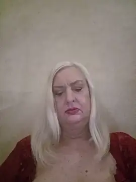 Julia20X online show from 06/05/26, 10:43