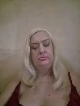 Julia20X online show from 07/08/26, 01:15