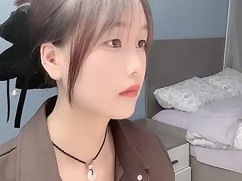 Xiaoqing00 online show from 04/12/26, 10:31