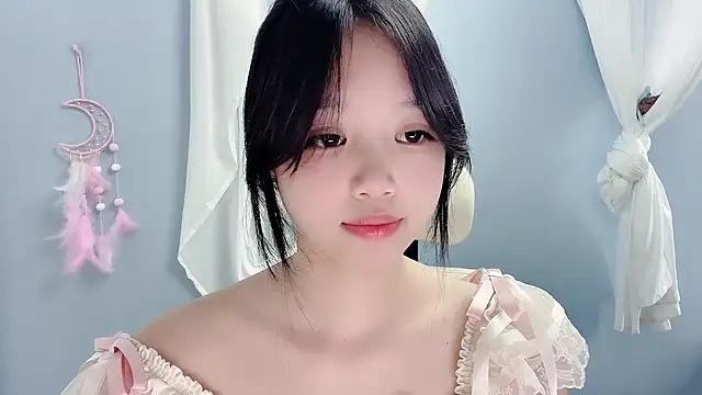Snapshot of Xiaoqing00 chatting on 06/27/26, 04:39 Xiaoqing00 online show from 06/27/26, 04:39