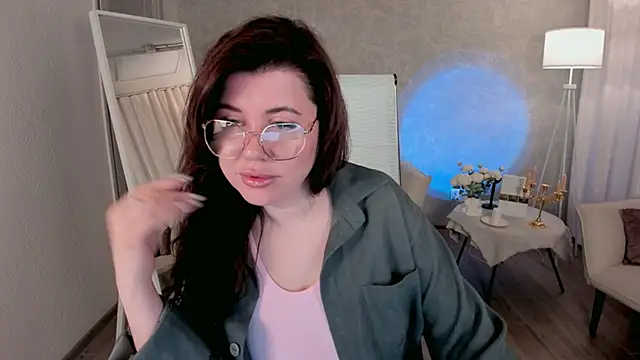 TheaCassian online show from 04/17/26, 06:49