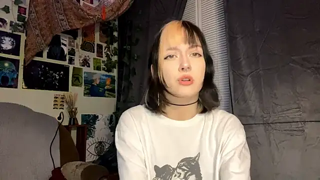 Snapshot of AllegraStaffieri chatting on 04/08/26, 09:15 AllegraStaffieri online show from 04/08/26, 09:15