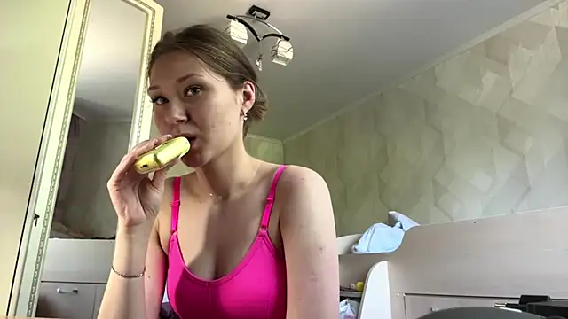 UncaringArtery online show from 05/29/26, 06:33