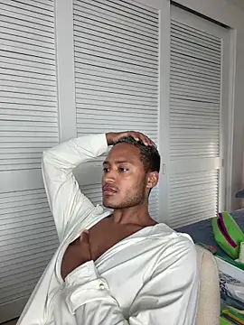 DTKXXV online show from 04/10/26, 10:42