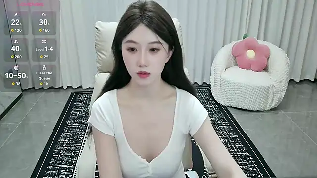 Snapshot of LUNYI-CC chatting on 07/07/26, 12:42 LUNYI-CC online show from 07/07/26, 12:42