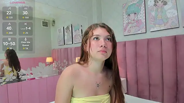 Hellencute18  online show from 06/17/26, 11:34