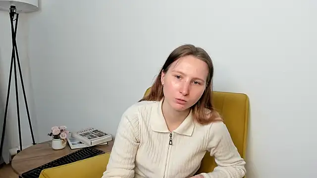 Snapshot of RenettaKrissie chatting on 04/09/26, 01:16 RenettaKrissie online show from 04/09/26, 01:16