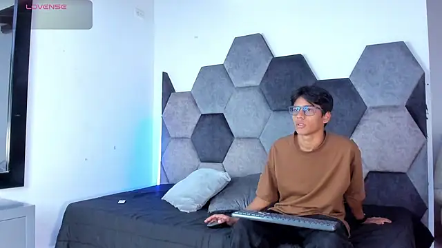 LiamKron online show from 04/09/26, 11:37