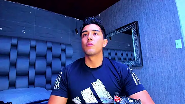 Snapshot of alangreek1 chatting on 04/21/26, 01:42 alangreek1 online show from 04/21/26, 01:42