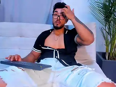 alangreek1 online show from 07/08/26, 02:16