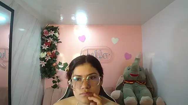 Scarlett jhonson ch online show from 04/15/26, 12:56