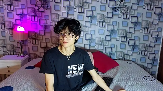 Twink Sebas7 online show from 04/28/26, 12:21