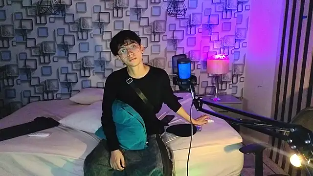 Twink Sebas7 online show from 07/11/26, 12:19