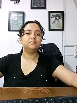 Snapshot of Cassle_ibarra_x chatting on 04/16/26, 03:24 Cassle ibarra x online show from 04/16/26, 03:24