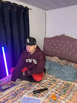 hotlatinocouple   online show from 04/11/26, 05:34