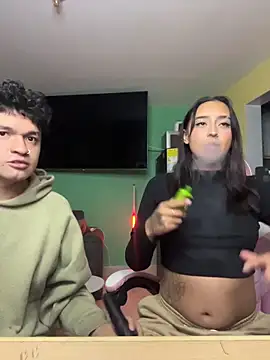 hotlatinocouple   online show from 07/01/26, 11:48