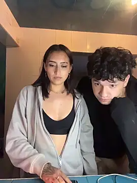 hotlatinocouple   online show from 07/15/26, 06:40