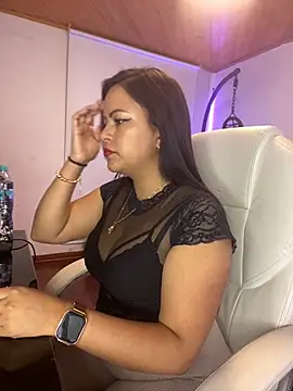 MIA ROSSEEE online show from 04/20/26, 03:26