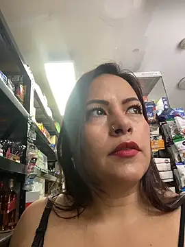 MIA ROSSEEE online show from 05/21/26, 12:45