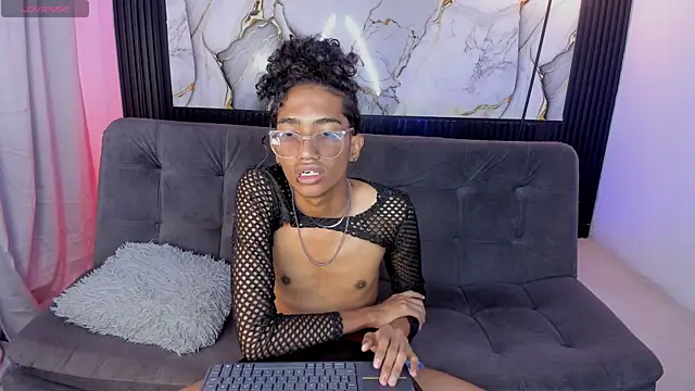 triiangel latinboy online show from 05/23/26, 12:42