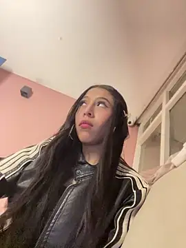 AlanaMartinez Pink online show from 04/12/26, 08:41