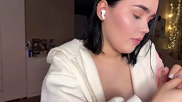 lola raze online show from 07/02/26, 10:49