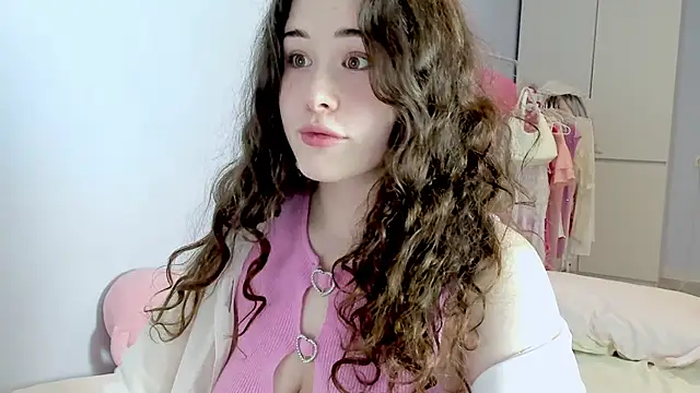 ChloeBlisss online show from 05/27/26, 07:16