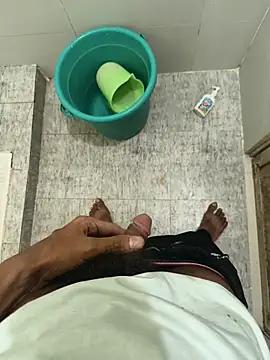 Snapshot of _younger_couples_ chatting on 04/14/26, 09:32 younger couples online show from 04/14/26, 09:32