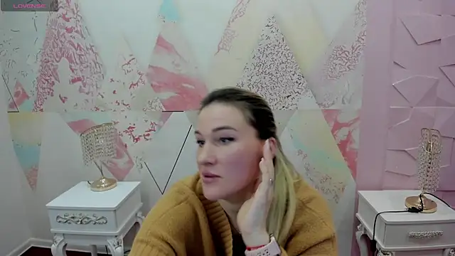 Helly nanci online show from 04/09/26, 11:15