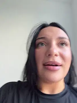 Snapshot of LucyHotty_ chatting on 04/18/26, 10:08 LucyHotty online show from 04/18/26, 10:08