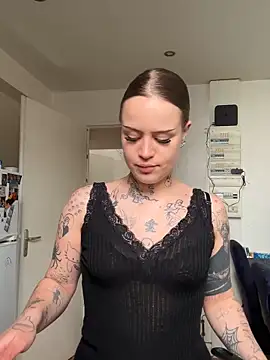 liloutatoou online show from 04/21/26, 12:44