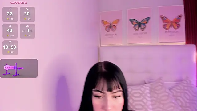 Snapshot of kitty_bluuee chatting on 05/15/26, 02:51 kitty bluuee online show from 05/15/26, 02:51