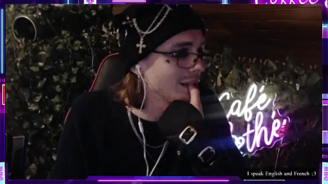 SkinnyAlex1312 online show from 04/15/26, 02:24