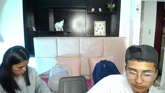 Snapshot of Tony_1_ chatting on 04/12/26, 03:22 Tony 1 online show from 04/12/26, 03:22