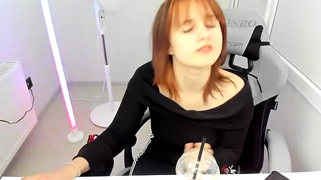 GoldenKiss online show from 05/23/26, 06:40