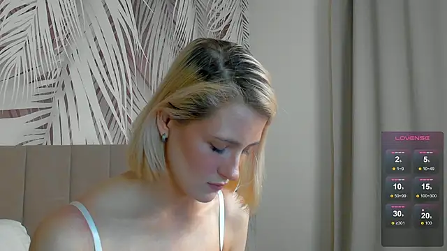 Snapshot of Lizzyvega chatting on 05/08/26, 01:55 Lizzyvega online show from 05/08/26, 01:55