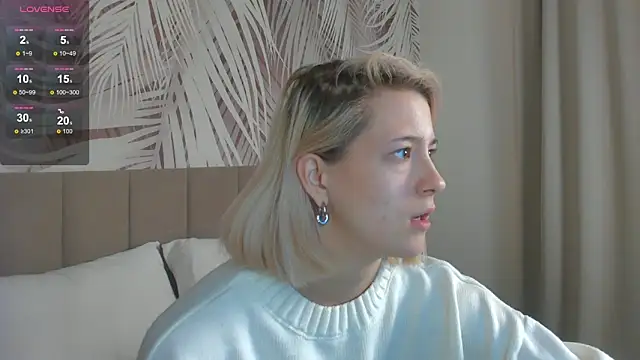 Snapshot of Lizzyvega chatting on 05/24/26, 02:05 Lizzyvega online show from 05/24/26, 02:05