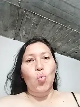 Snapshot of Dayis_2 chatting on 06/05/26, 10:04 Dayis 2 online show from 06/05/26, 10:04