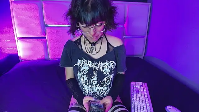 BadEmyXO online show from 07/11/26, 04:15