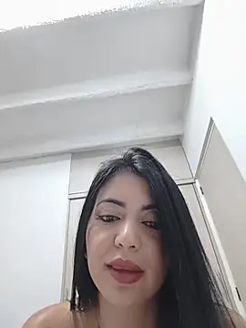 Snapshot of LeilaScott chatting on 04/27/26, 02:31 LeilaScott online show from 04/27/26, 02:31