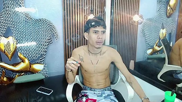 Skinny cute Alyer online show from 05/06/26, 01:57