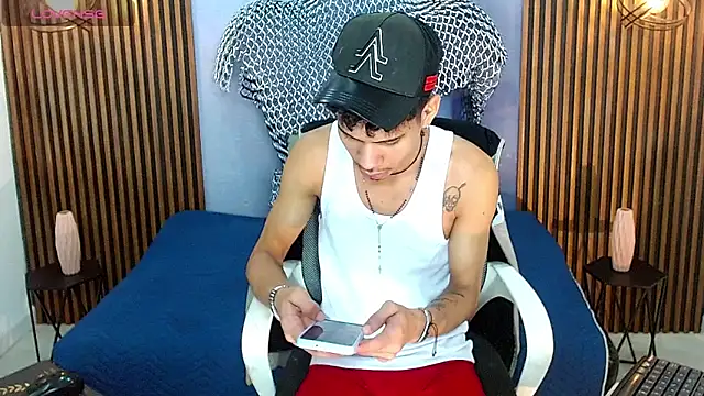 Skinny cute Alyer online show from 05/09/26, 02:50
