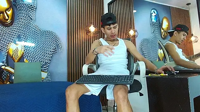 Skinny cute Alyer online show from 05/12/26, 02:19