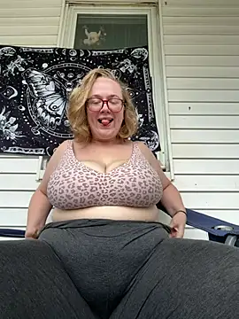 Snapshot of Kenzibb3 chatting on 07/07/26, 04:00 Kenzibb3 online show from 07/07/26, 04:00