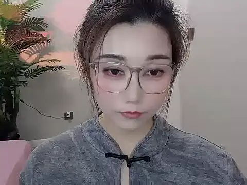 Snapshot of Yunxi- chatting on 04/14/26, 12:55 Yunxi- online show from 04/14/26, 12:55