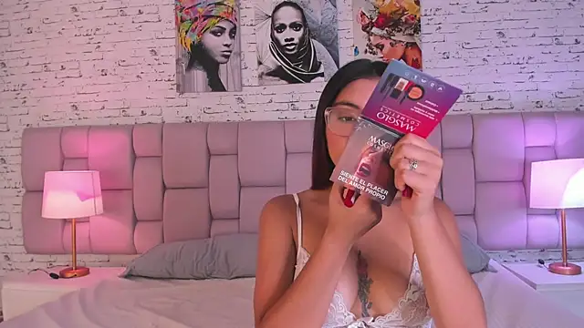 Snapshot of AshleeyRoberts chatting on 05/12/26, 01:08 AshleeyRoberts online show from 05/12/26, 01:08