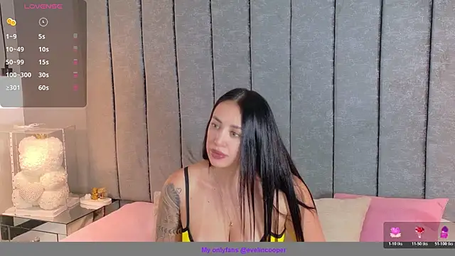 Snapshot of _evelin_cooper chatting on 04/21/26, 10:01 evelin cooper online show from 04/21/26, 10:01